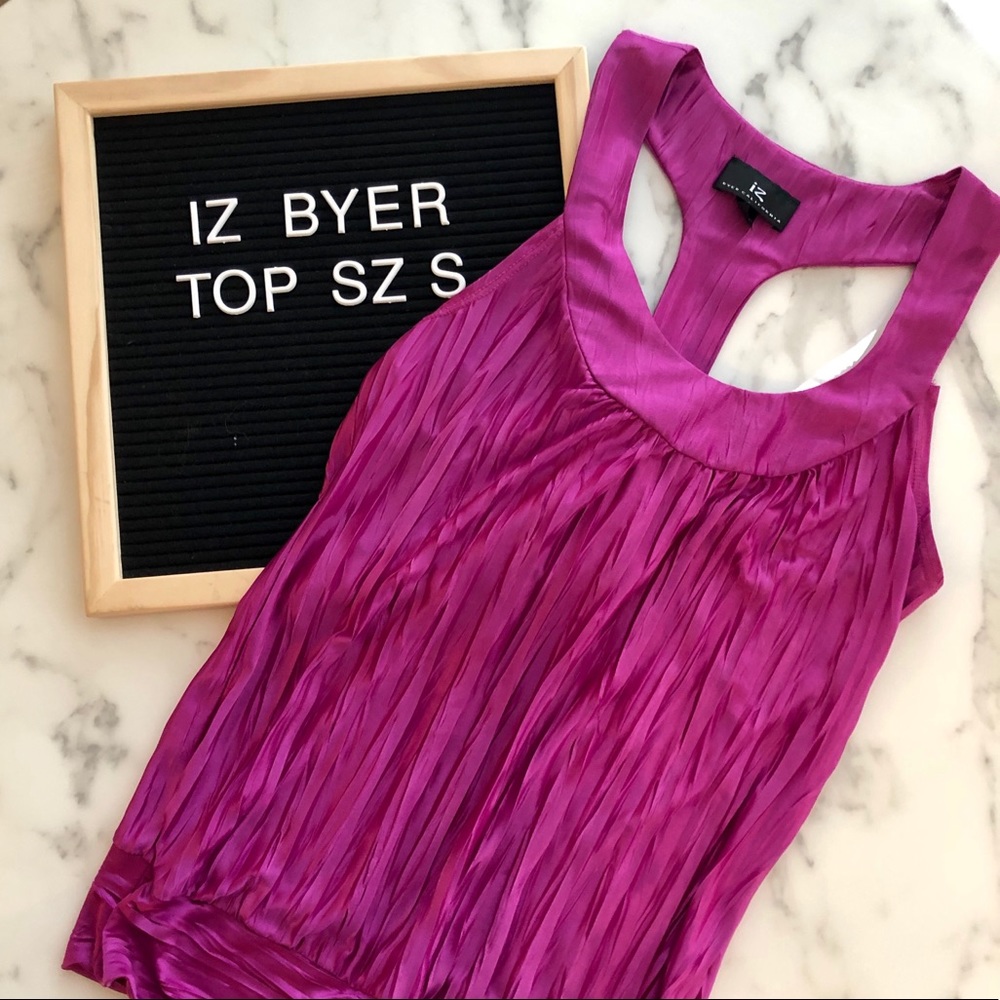 🌸Sale! 5/$25🌸 Magenta IZ Byer Top! 💜
